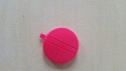 紅色塑料蓋,封口蓋,封蓋機(jī),氣動(dòng)封蓋機(jī),花園封蓋機(jī),防水蓋,起封鉗,絲牙蓋等圖片_高清圖_細(xì)節(jié)圖-蘇州市渭塘容器附件廠 -